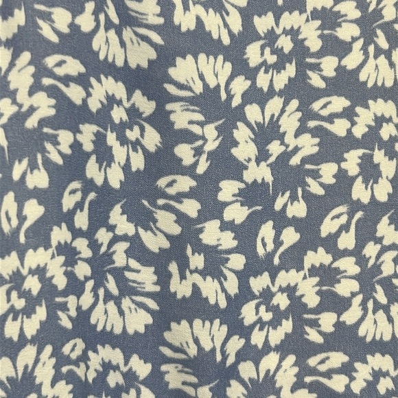 Joe Fresh Plus Blue Floral Ditsy V-neck Flutter Sleeve Top Size 3X - Picture 7 of 15